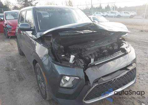 2021 Kia Soul S z USA, uszkodzony, nr VIN KNDJ23AU2M7796443
